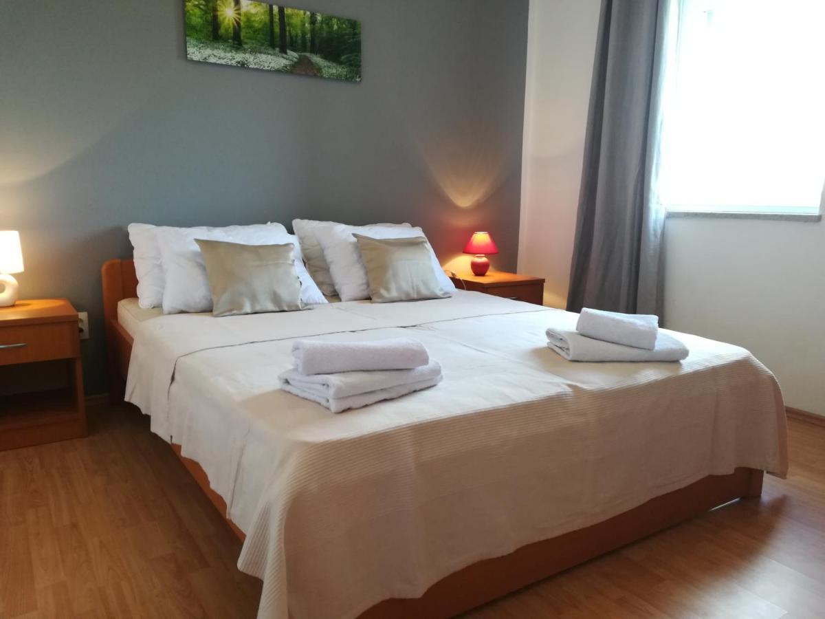 Apartment Toncic Benazici Esterno foto