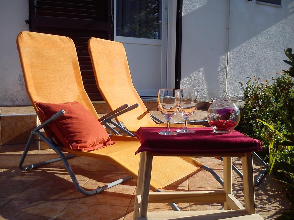 Apartment Toncic Benazici Esterno foto